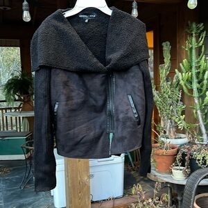 Kendall and Kylie sweater/jacket